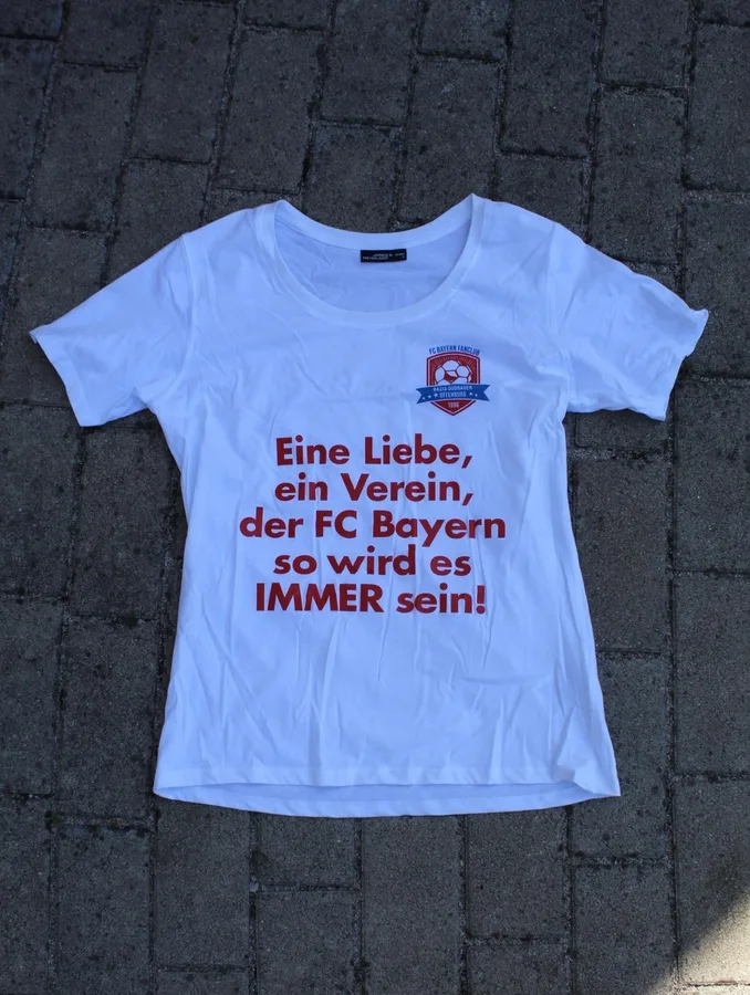 Tshirt „Eine Liebe" weiß, Vorderseite